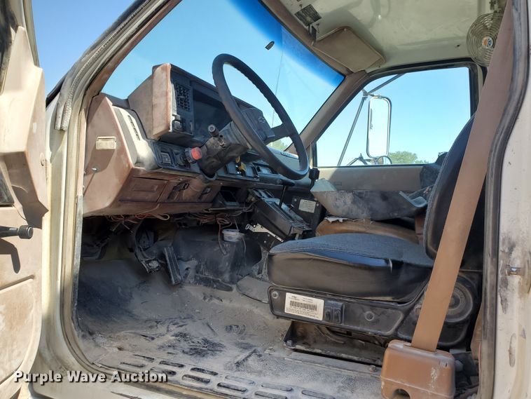 image for item KY9156 1993 Chevrolet Kodiak C6500  dump truck