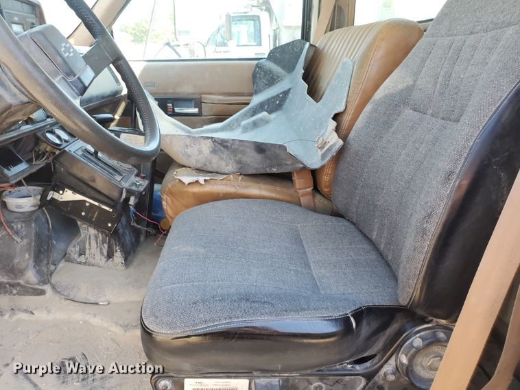 image for item KY9156 1993 Chevrolet Kodiak C6500  dump truck