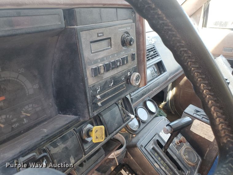 image for item KY9156 1993 Chevrolet Kodiak C6500  dump truck