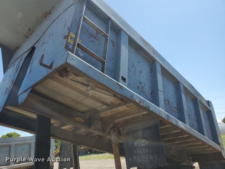 image for item KY9156 1993 Chevrolet Kodiak C6500  dump truck