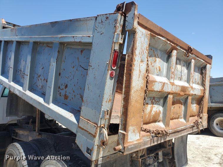 image for item KY9156 1993 Chevrolet Kodiak C6500  dump truck