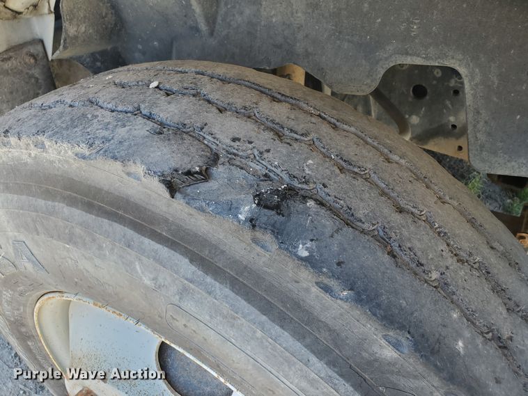 image for item KY9156 1993 Chevrolet Kodiak C6500  dump truck