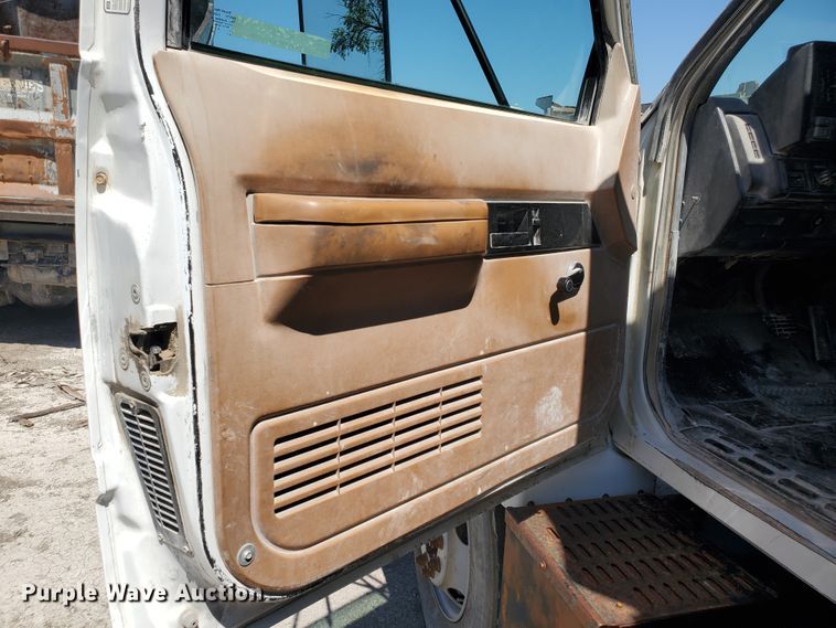 image for item KY9157 1995 Chevrolet Kodiak C6500  dump truck