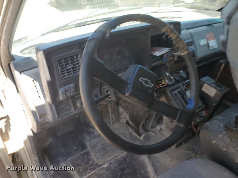 image for item KY9157 1995 Chevrolet Kodiak C6500  dump truck