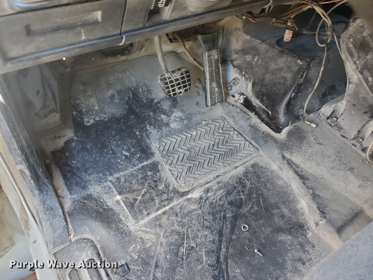 image for item KY9157 1995 Chevrolet Kodiak C6500  dump truck