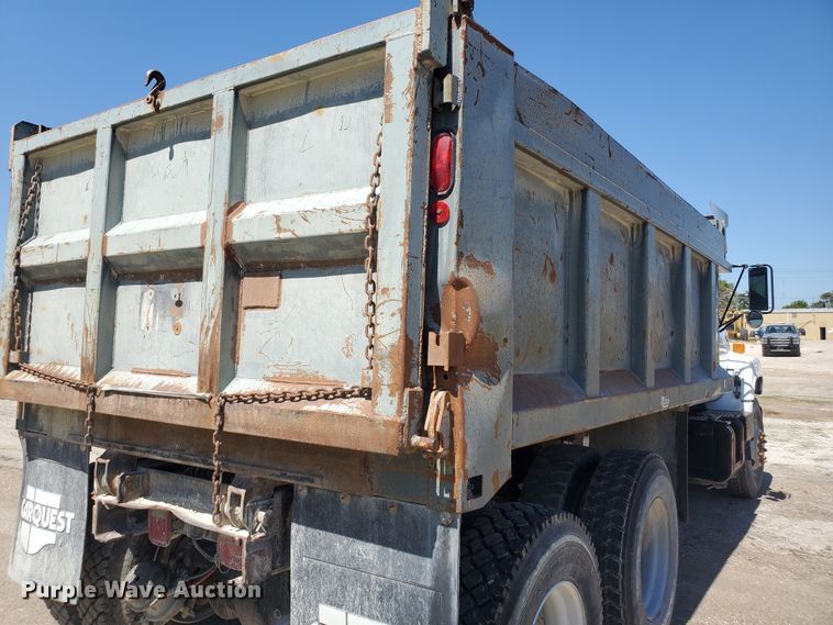 image for item KY9157 1995 Chevrolet Kodiak C6500  dump truck