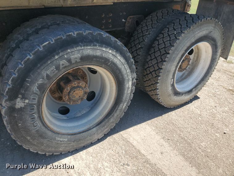 image for item KY9157 1995 Chevrolet Kodiak C6500  dump truck