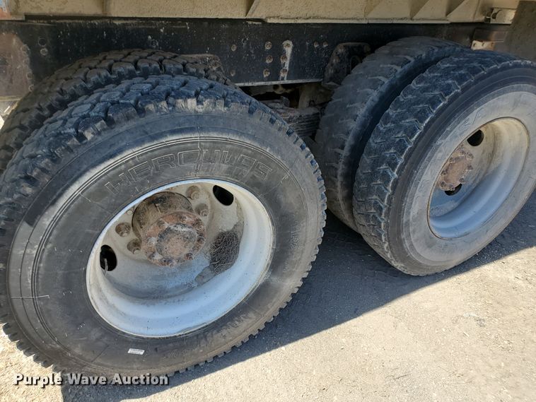 image for item KY9157 1995 Chevrolet Kodiak C6500  dump truck