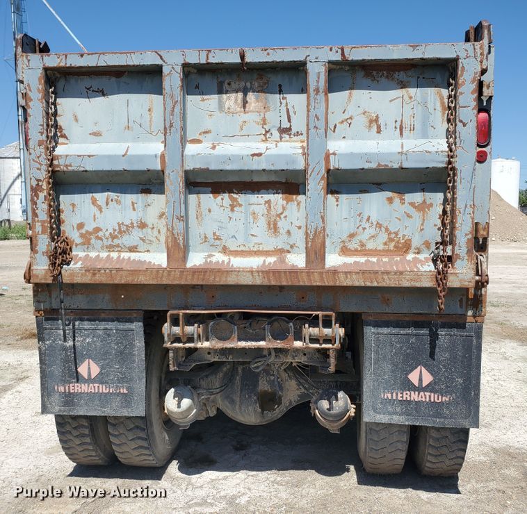 image for item KY9158 1995 Chevrolet Kodiak C6500  dump truck