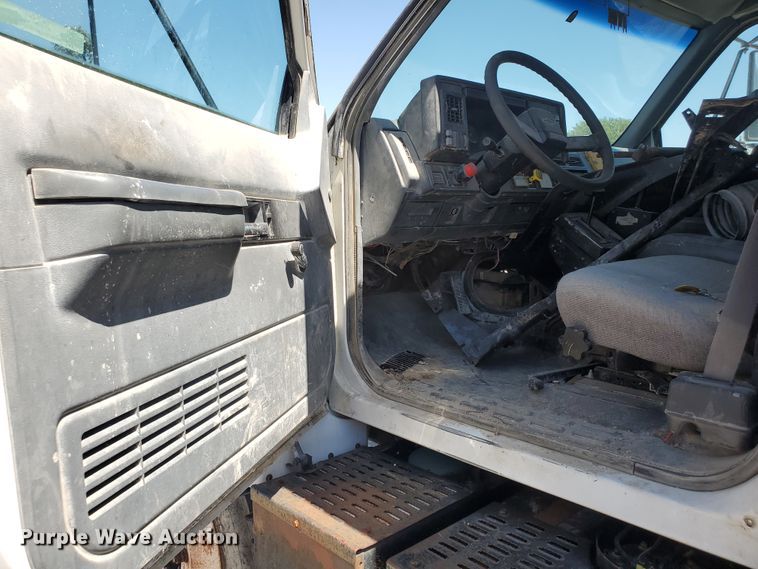 image for item KY9158 1995 Chevrolet Kodiak C6500  dump truck