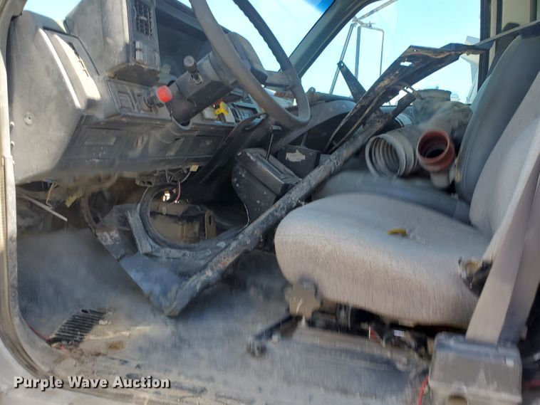 image for item KY9158 1995 Chevrolet Kodiak C6500  dump truck