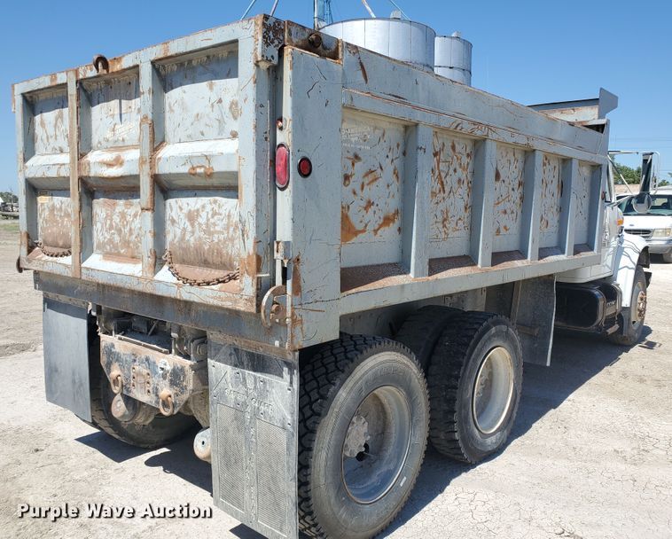 image for item KY9159 1997 International 4900  dump truck