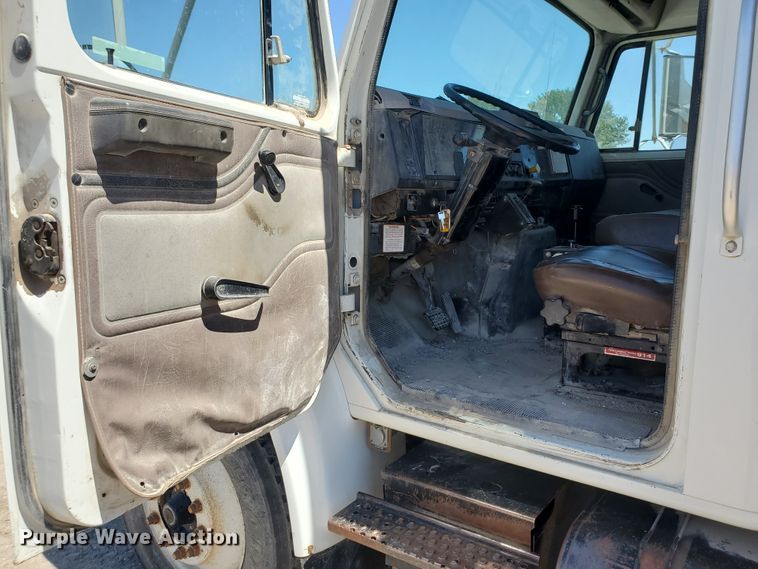 image for item KY9159 1997 International 4900  dump truck