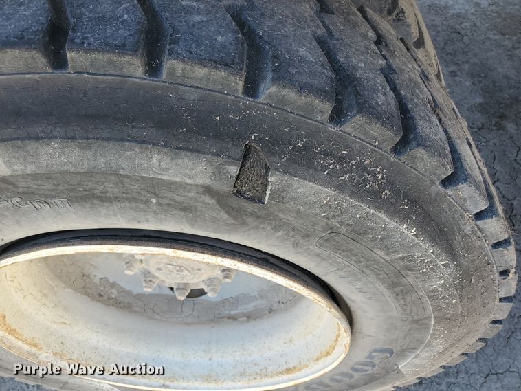 image for item KY9159 1997 International 4900  dump truck