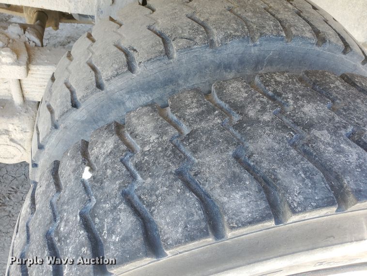 image for item KY9159 1997 International 4900  dump truck