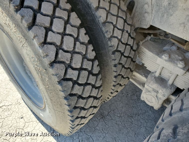 image for item KY9159 1997 International 4900  dump truck