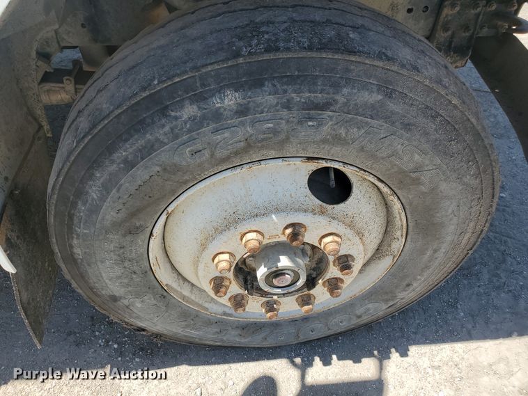 image for item KY9159 1997 International 4900  dump truck