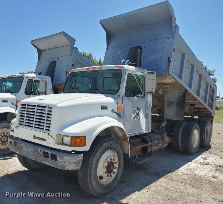 image for item KY9160 1997 International 4900  dump truck