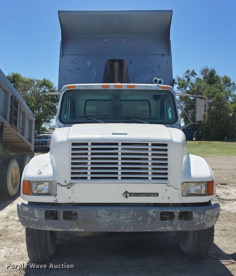image for item KY9160 1997 International 4900  dump truck