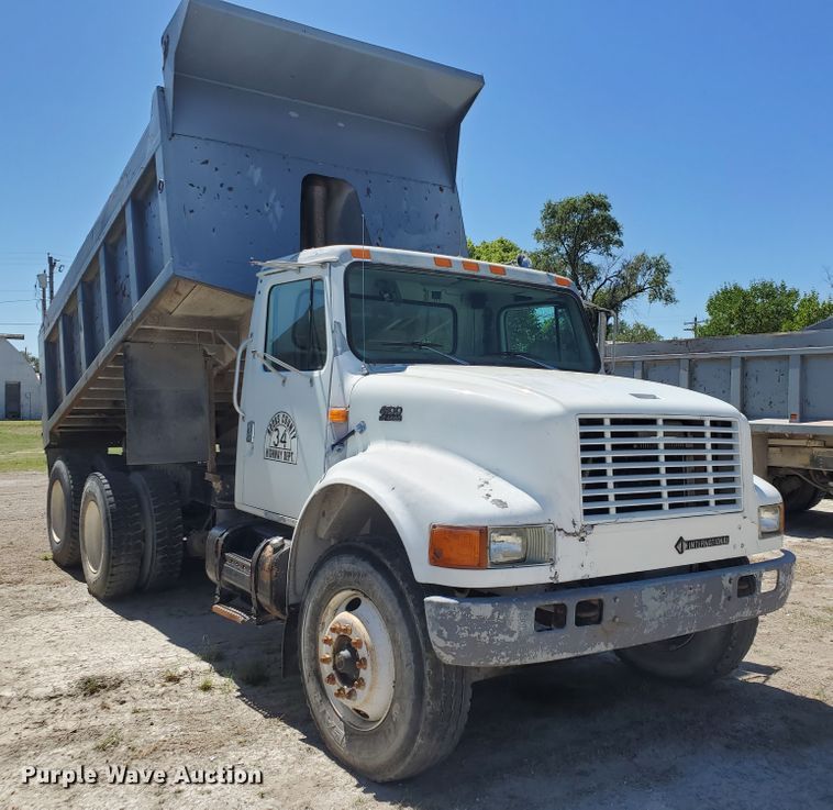 image for item KY9160 1997 International 4900  dump truck