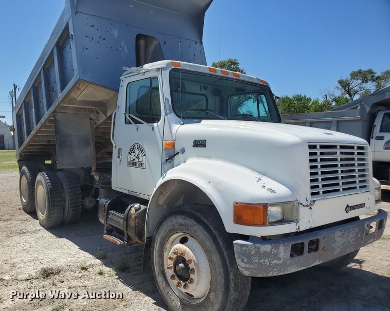 image for item KY9160 1997 International 4900  dump truck