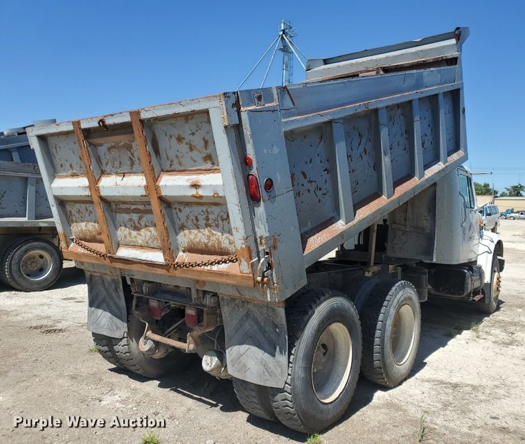 image for item KY9160 1997 International 4900  dump truck