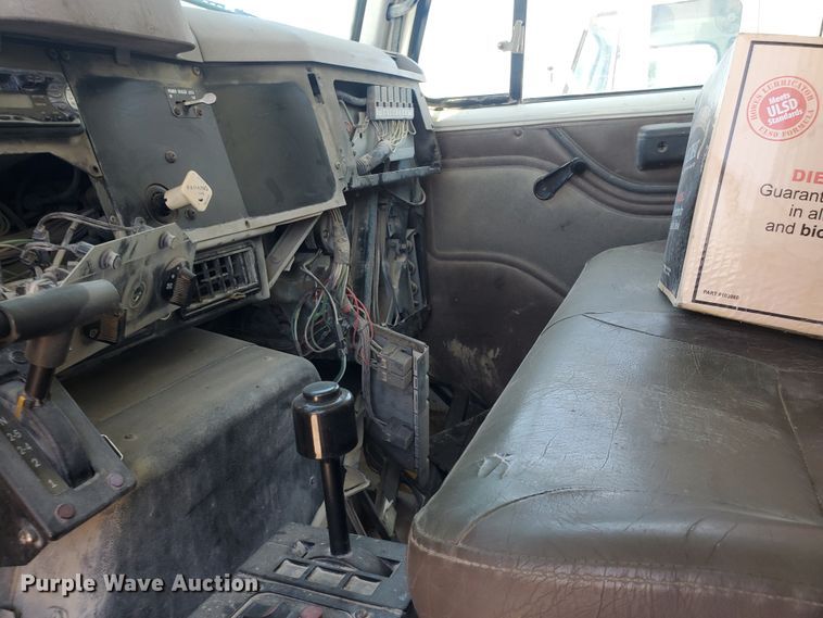 image for item KY9160 1997 International 4900  dump truck