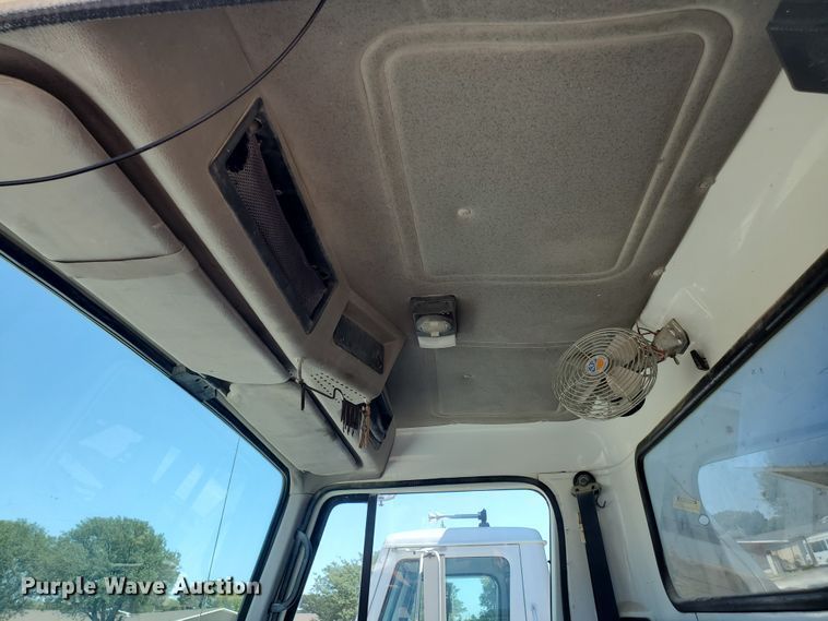 image for item KY9160 1997 International 4900  dump truck