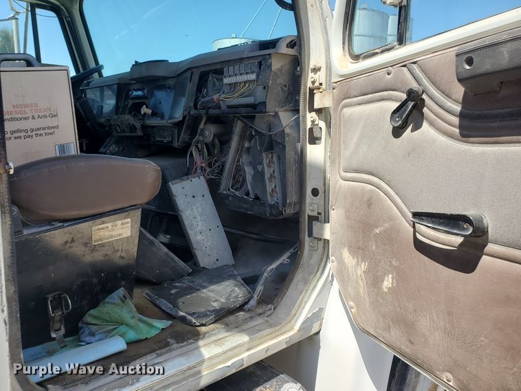 image for item KY9160 1997 International 4900  dump truck