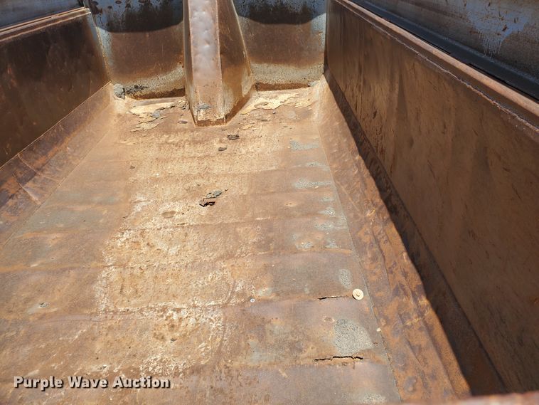 image for item KY9160 1997 International 4900  dump truck