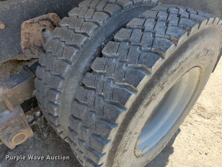 image for item KY9160 1997 International 4900  dump truck