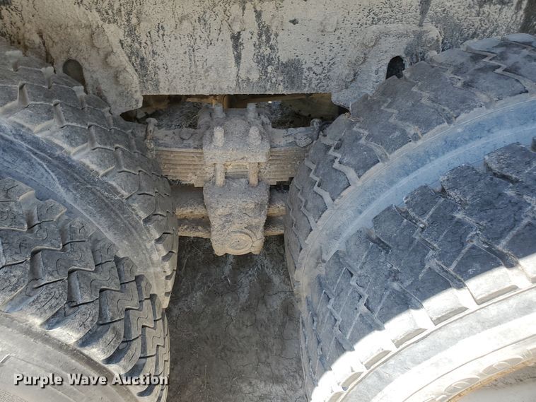 image for item KY9160 1997 International 4900  dump truck