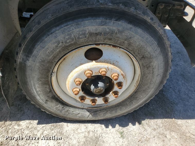 image for item KY9160 1997 International 4900  dump truck