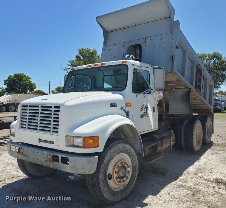image for item KY9161 1997 International 4900  dump truck