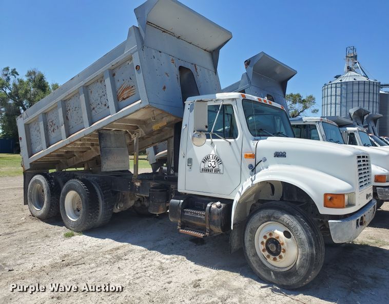 image for item KY9161 1997 International 4900  dump truck