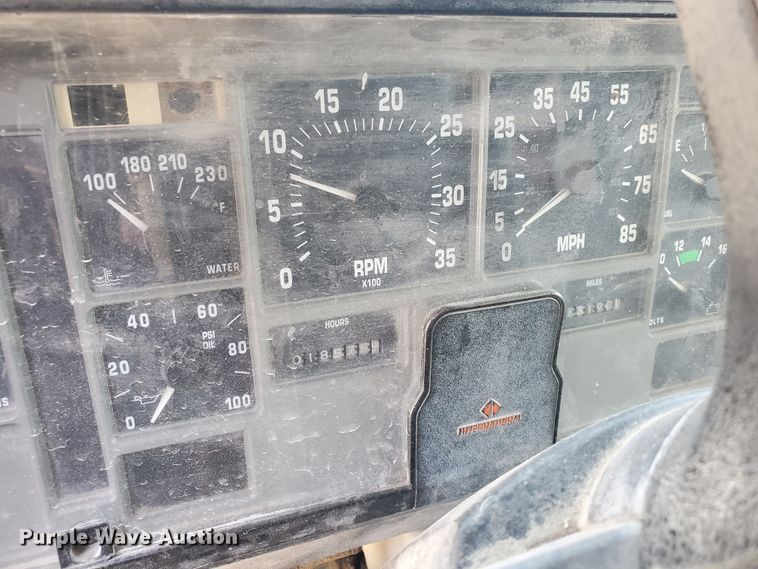 image for item KY9161 1997 International 4900  dump truck