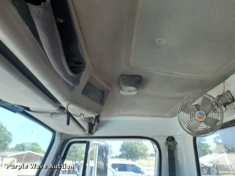 image for item KY9161 1997 International 4900  dump truck