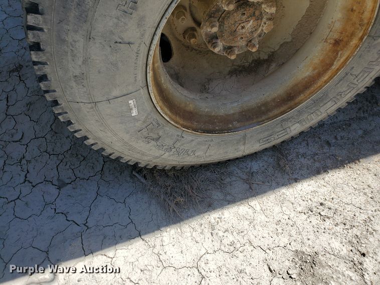 image for item KY9161 1997 International 4900  dump truck