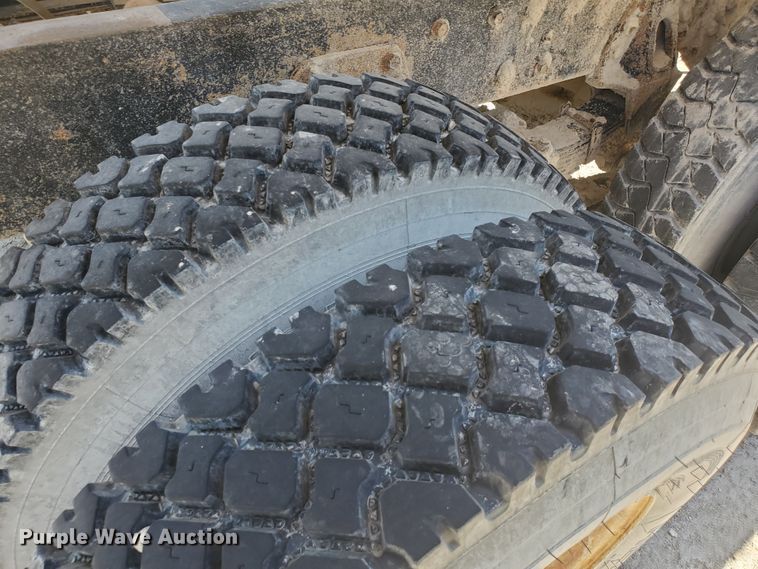 image for item KY9161 1997 International 4900  dump truck