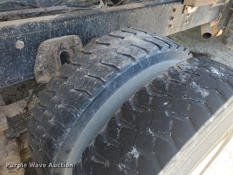 image for item KY9161 1997 International 4900  dump truck