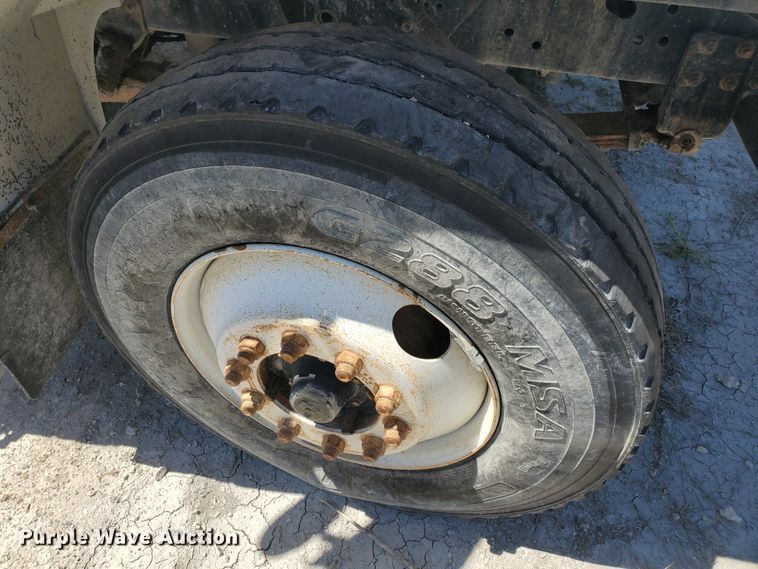 image for item KY9161 1997 International 4900  dump truck