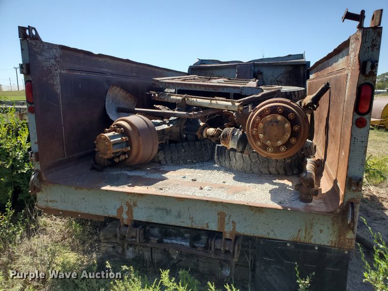 image for item KY9165 1993 Chevrolet Kodiak C6500  dump truck