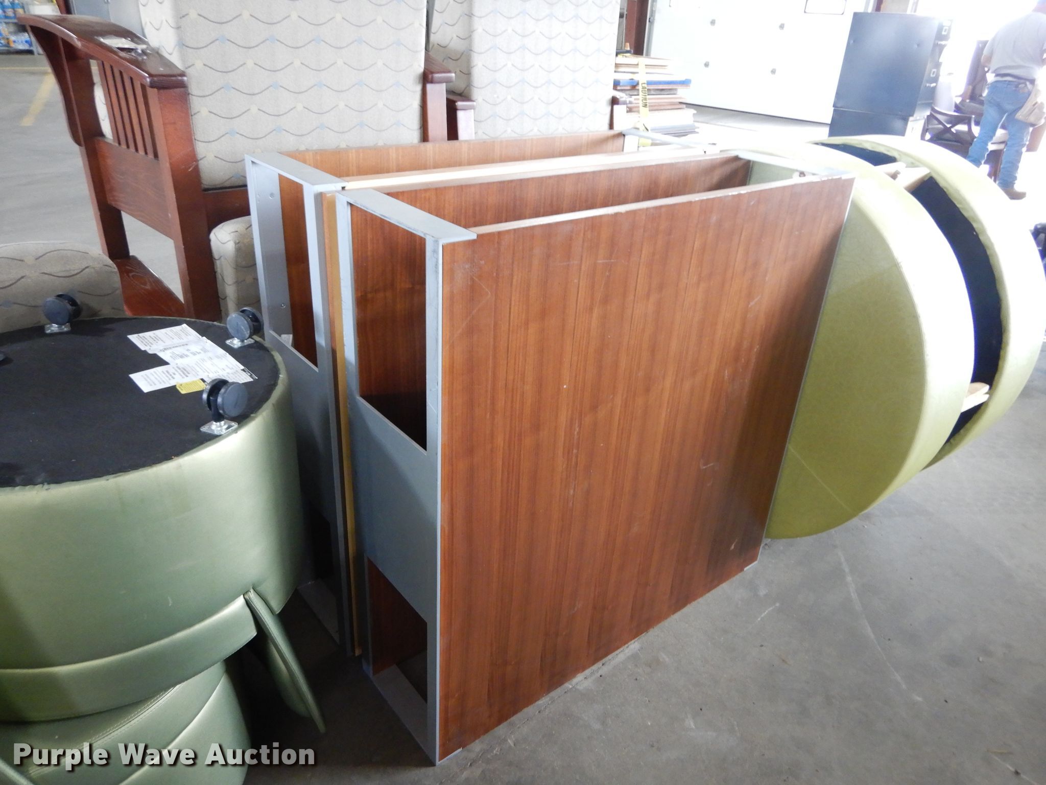 Furniture in Sioux Falls, SD Item KV9091 sold Purple Wave