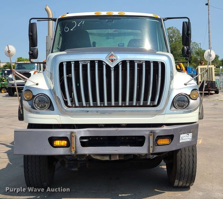 image for item DI6105 2012 International WorkStar 7500  crane truck