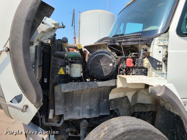 image for item DI6105 2012 International WorkStar 7500  crane truck