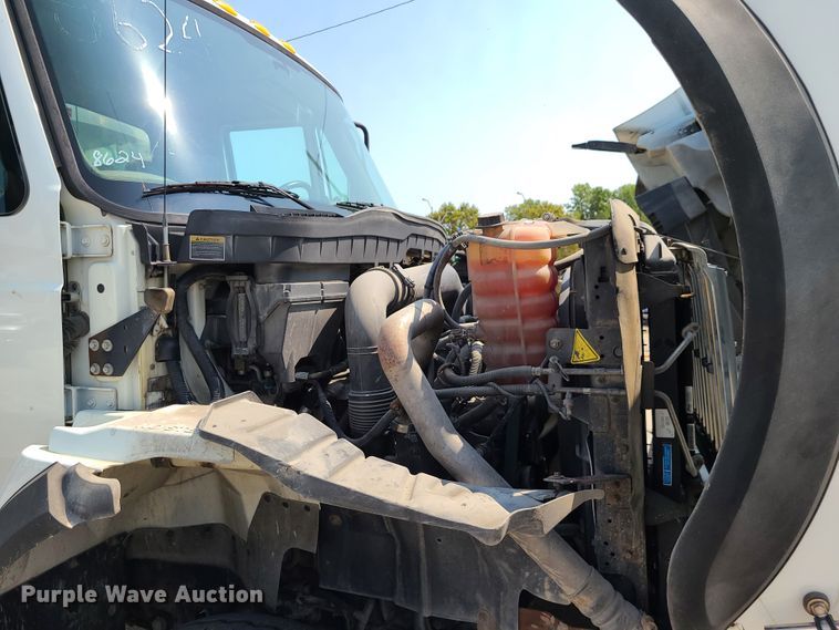 image for item DI6105 2012 International WorkStar 7500  crane truck