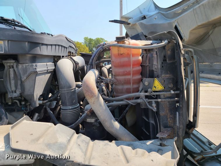 image for item DI6105 2012 International WorkStar 7500  crane truck