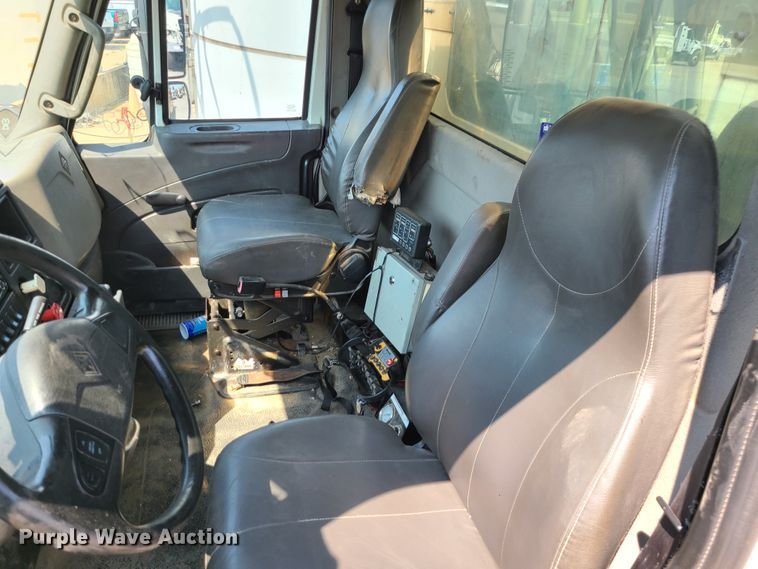 image for item DI6105 2012 International WorkStar 7500  crane truck