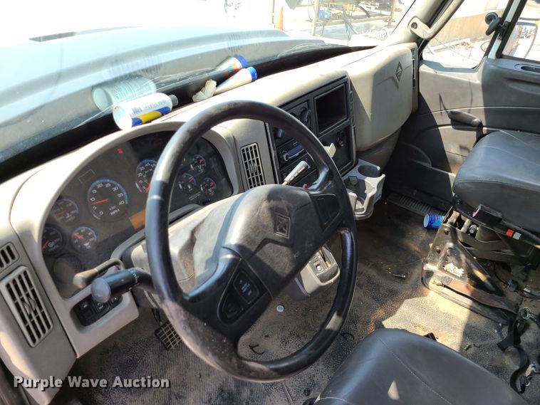 image for item DI6105 2012 International WorkStar 7500  crane truck