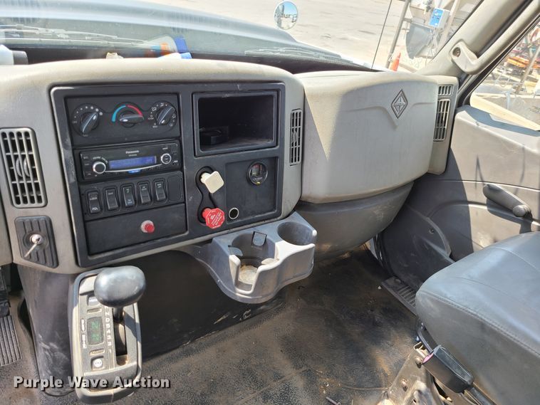 image for item DI6105 2012 International WorkStar 7500  crane truck